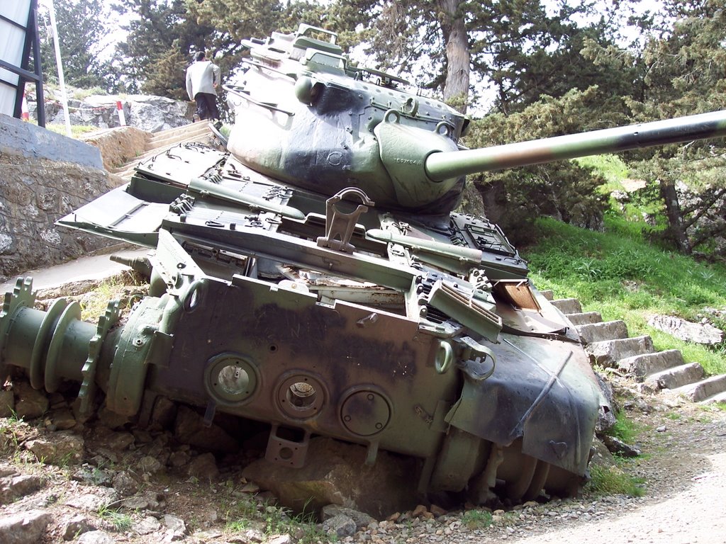 beşparmakdağlarındaki-tank